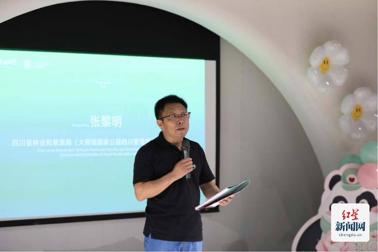 四川省大熊猫国家公园文化创意创新联盟秘书长杨蛟表示，在市场变革和消费习惯改变的背景下，打造超级IP是满足消费者物质与精神需求的重要内涵。大熊猫与非遗的“王炸”组合，有望在各方运作下实现文化与市场双赢，推动“萌态熊猫+千年蜀锦”从符号嫁接迈向文化产业共生，为全国非遗IP化提供“成都范式”“熊猫模式”。