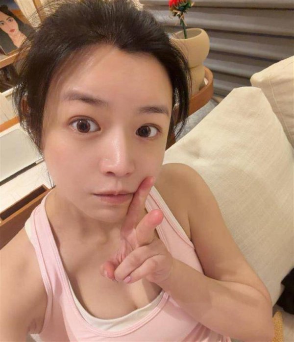 专业股票配资论坛 陈妍希素颜健身照被嘲“发福”，一年前还在经历人生低谷，如今逆袭成励志女神